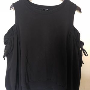 Cute black long top.